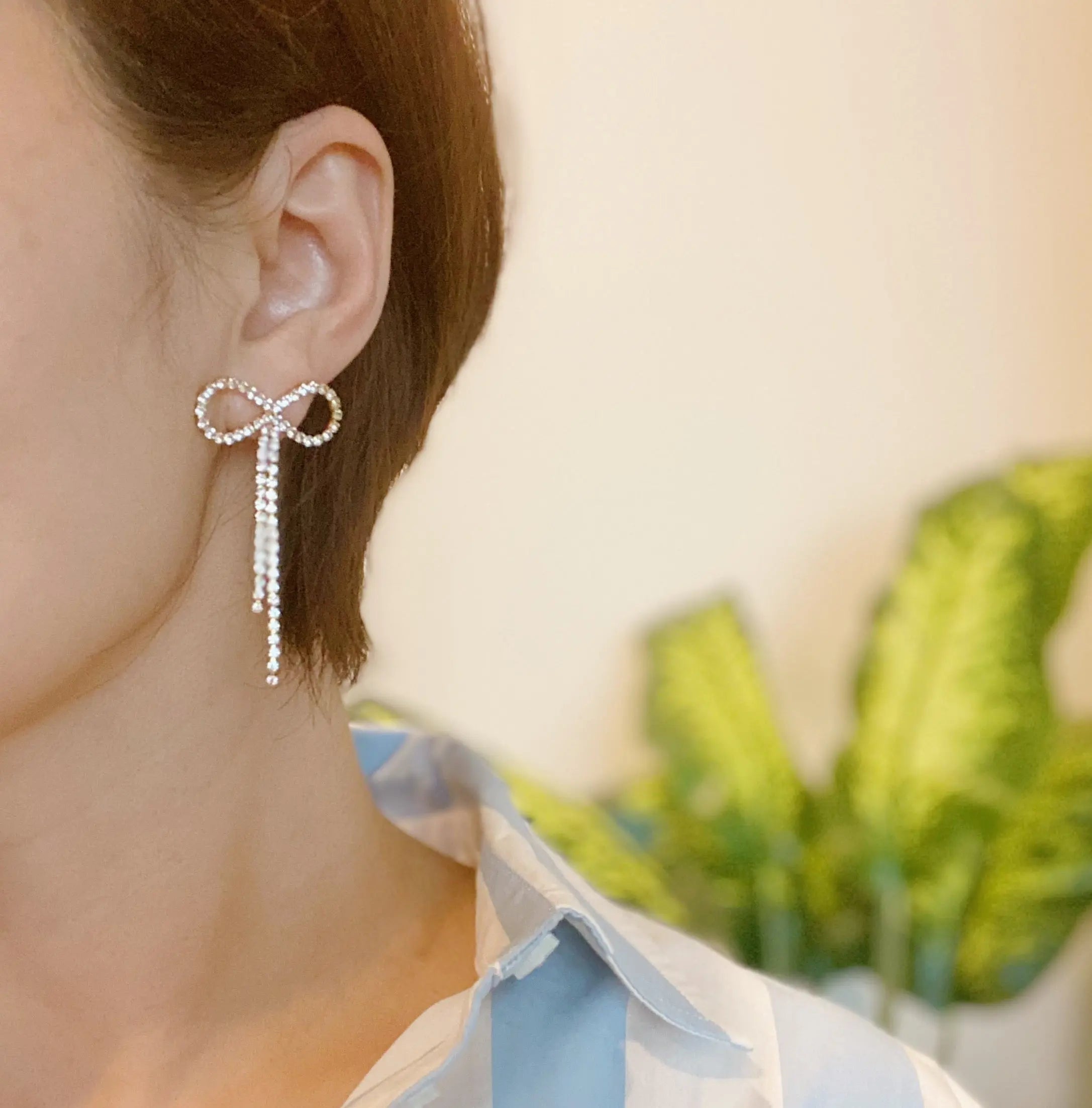 Adorable Shine Bow Earrings DC-Ellison+Young