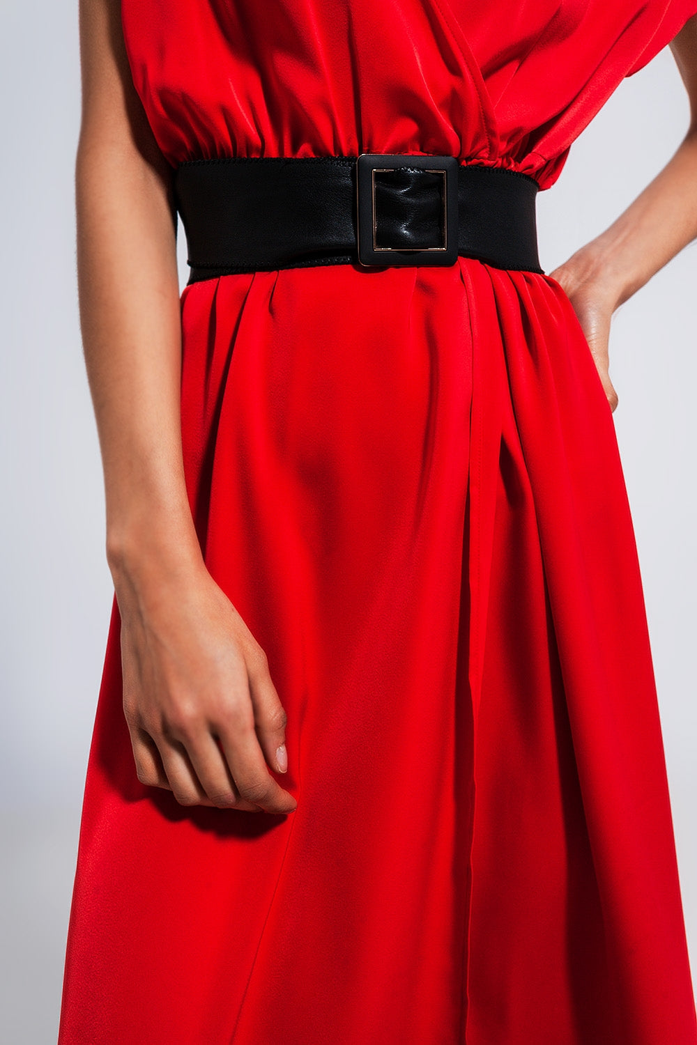 Short Sleeve Satin Maxi Dress in Red Q2